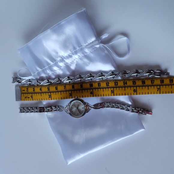 NWOT Allude silvertone watch & bracelet set - Picture 4 of 10